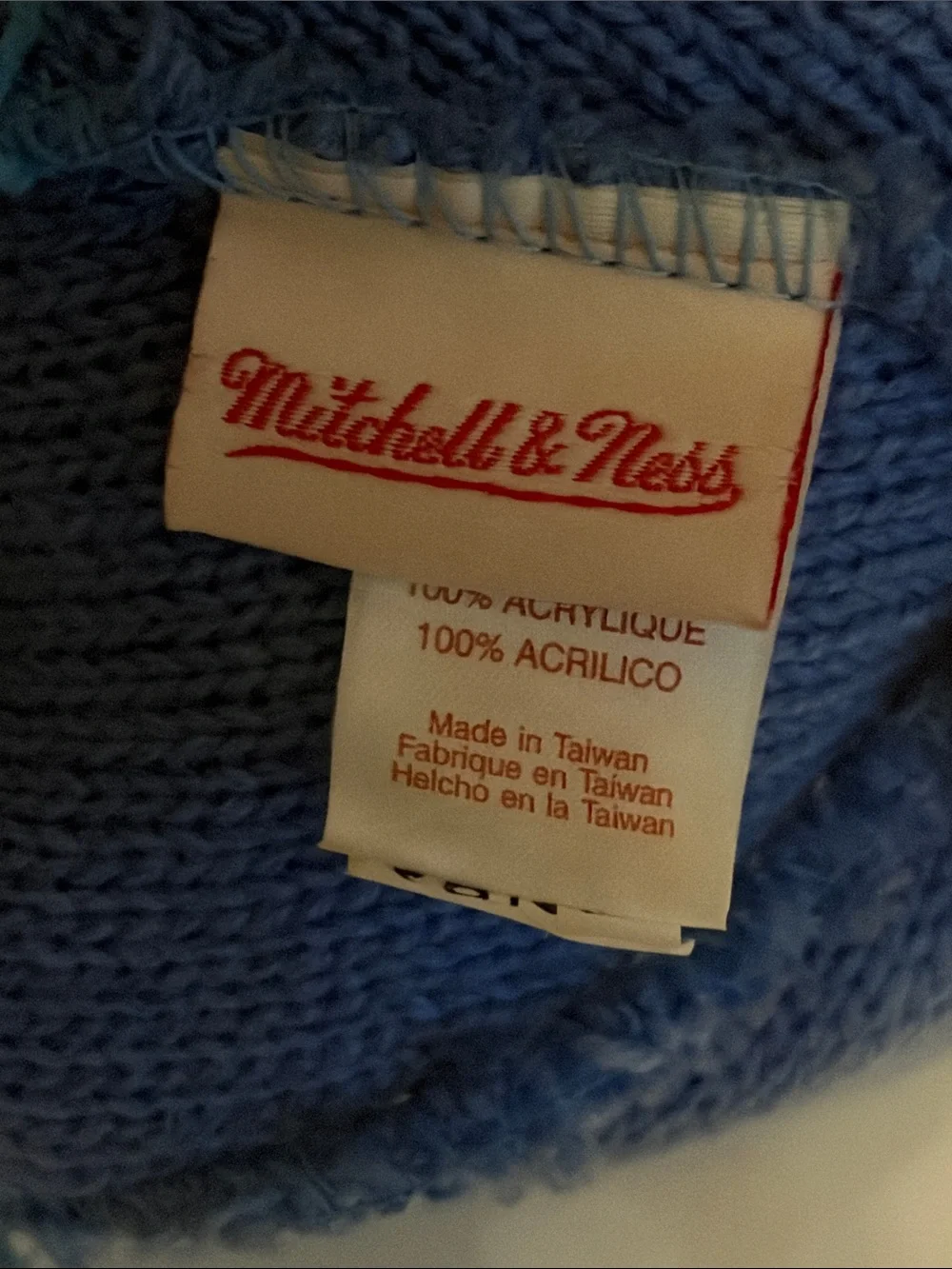 Chicago Bulls Light Blue and Gray Pom Beanie Mitchell & Ness, Carolina colors 23